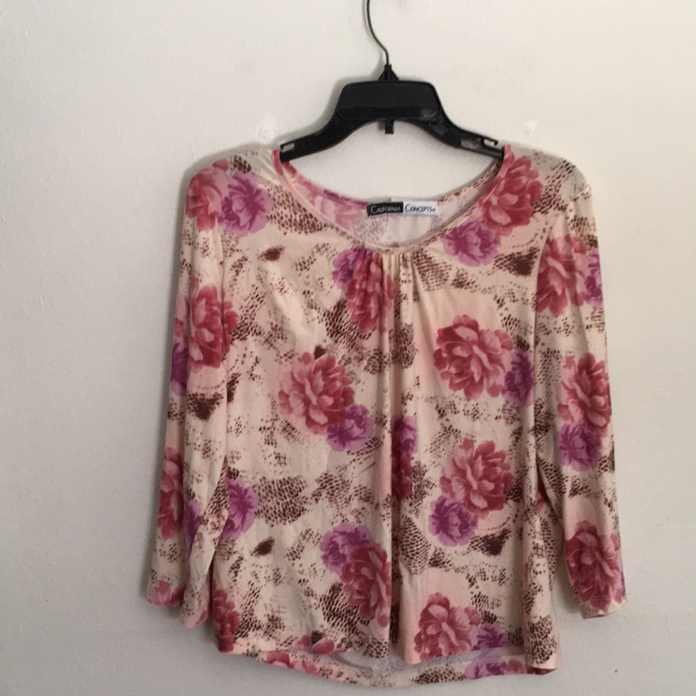 California Concept ladies tops,size L